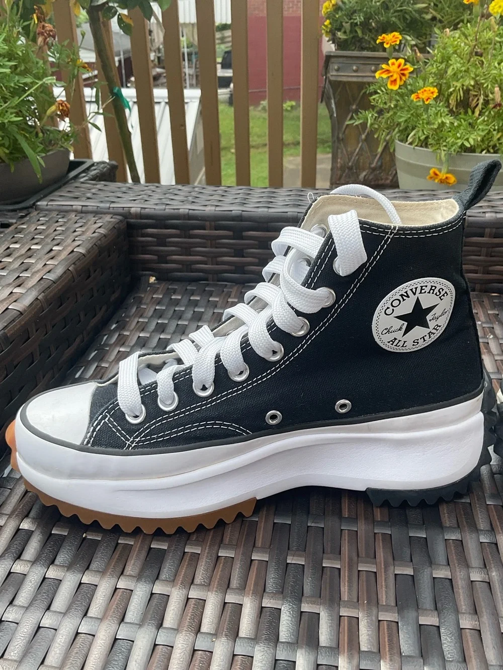 Converse Run Star Platform Sneaker In Excellent Condition. Women’s 8.